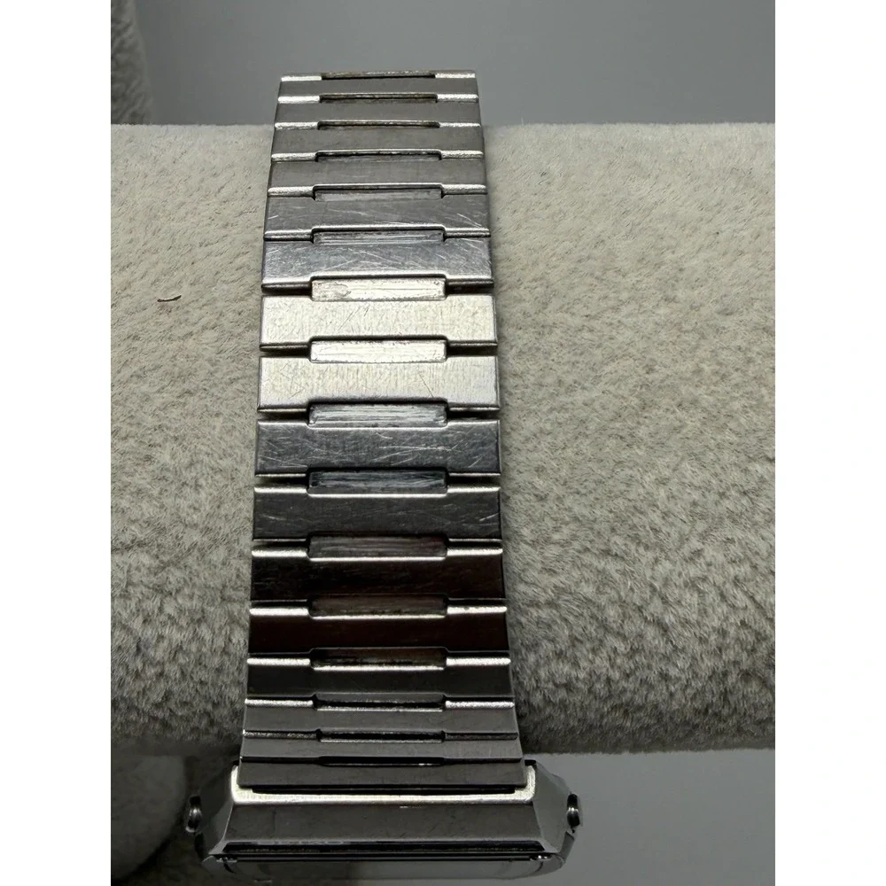 Seiko A359-4010 New Battery Digital LCD Mens Watch 34MM 7.75